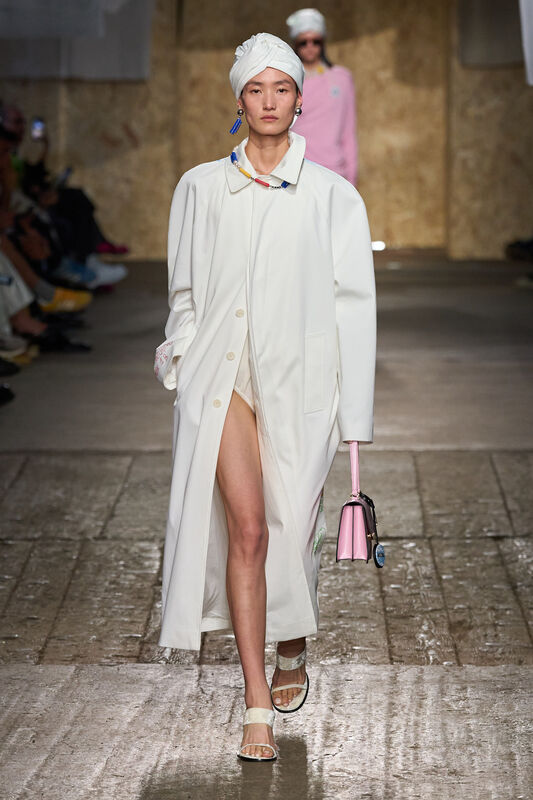 Moschino S25 040