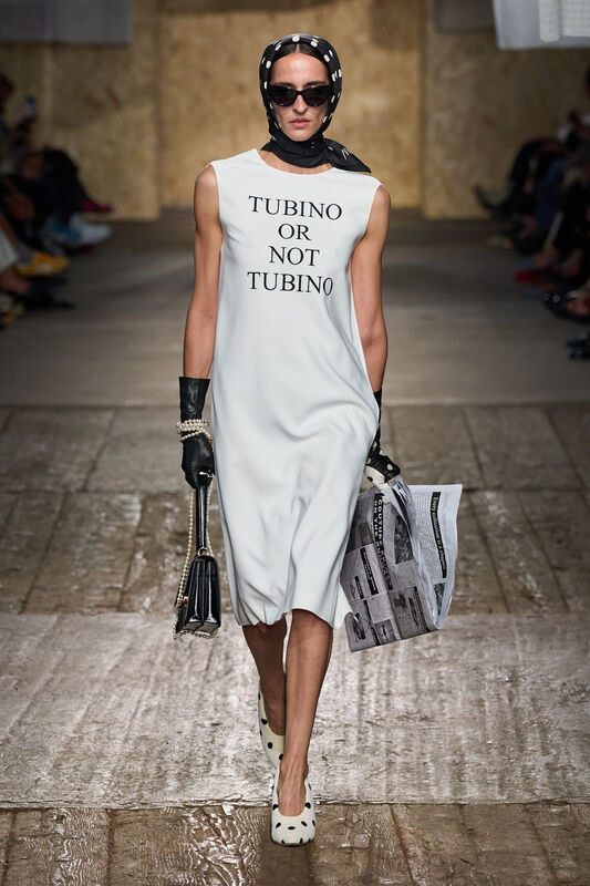 Moschino S25 046