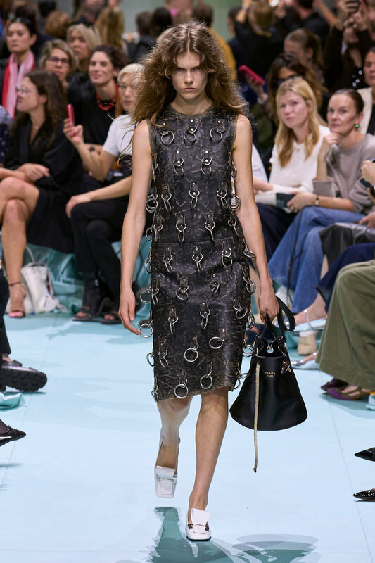 Prada S25 002