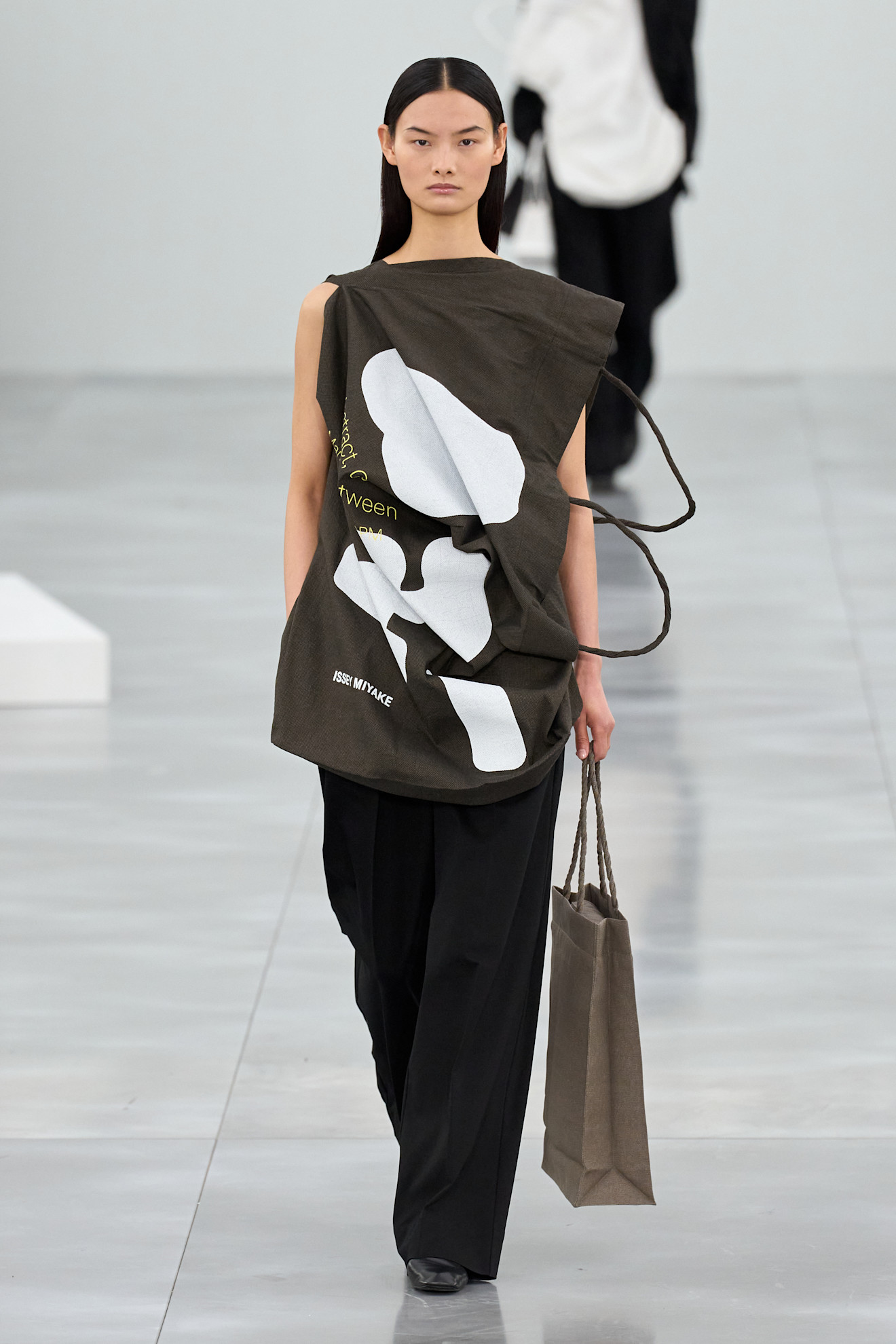 Miyake F25 031