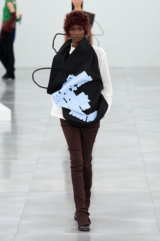 Miyake F25 030