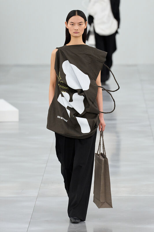 Miyake F25 031