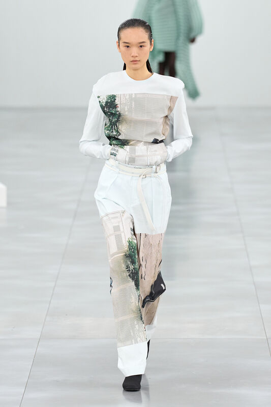 Miyake F25 041