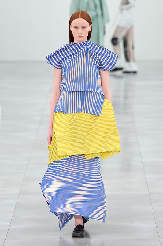 Miyake F25 044