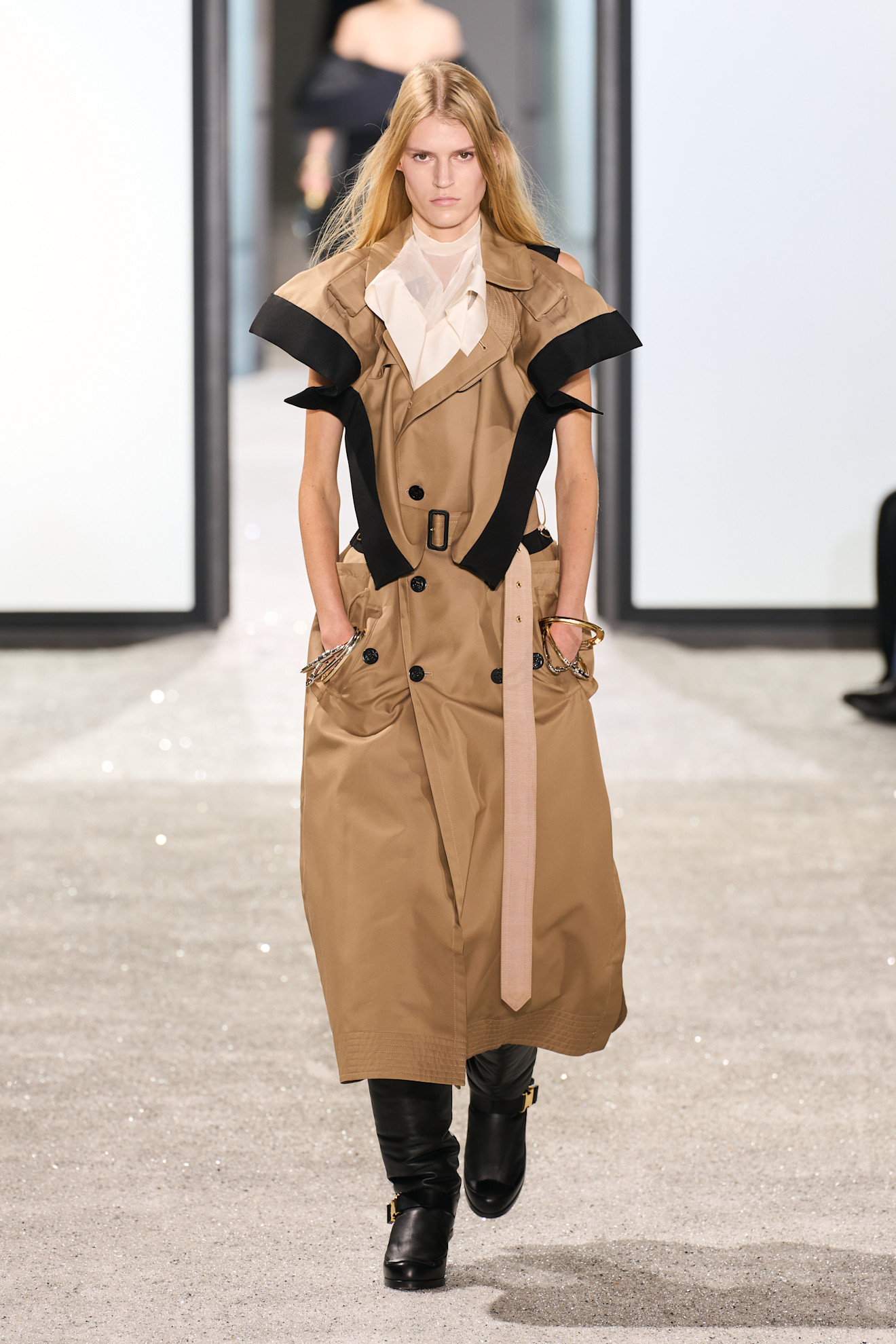 Sacai S25 004