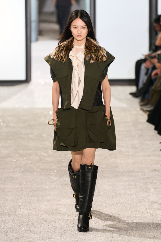 Sacai S25 019