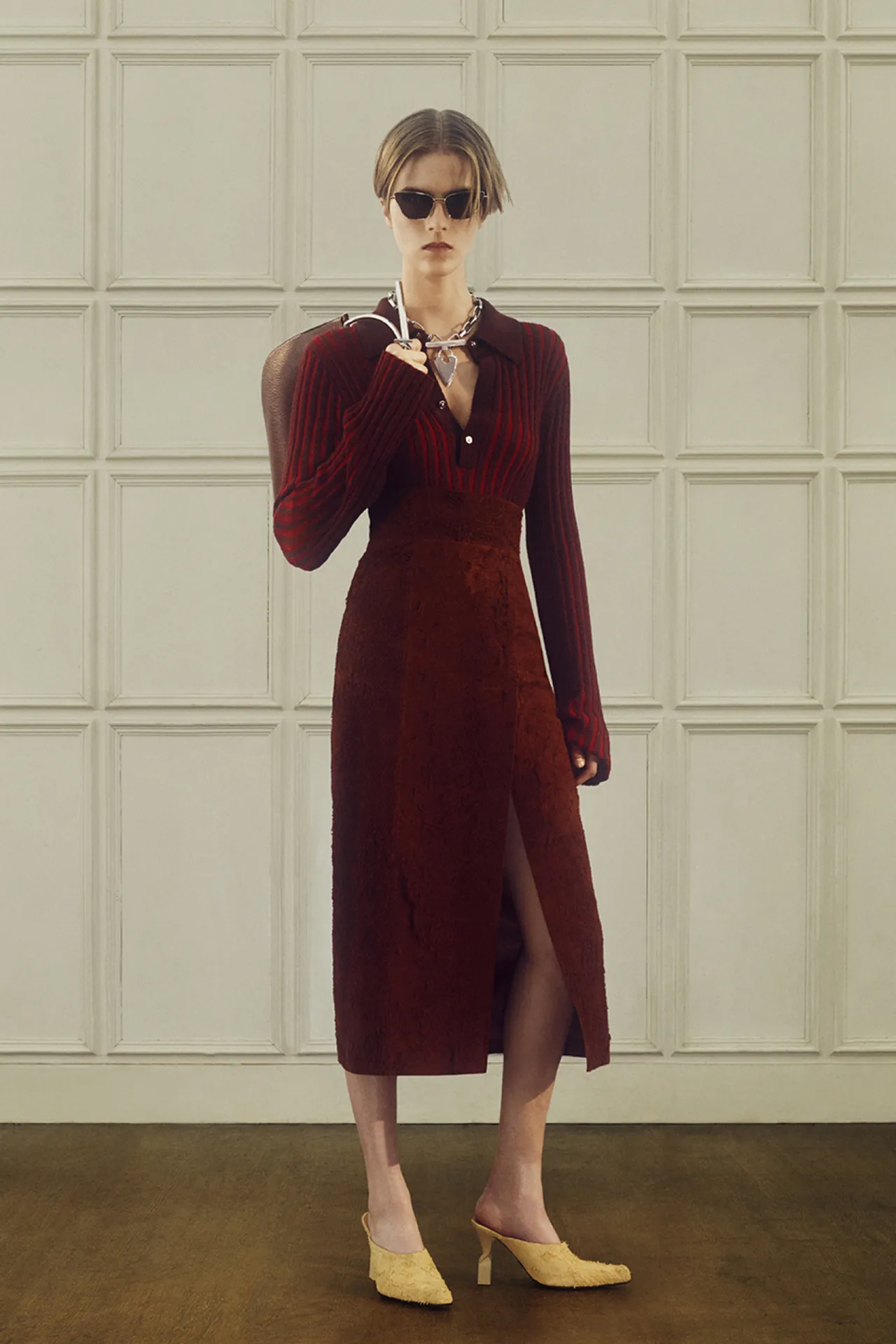 00021-alexander-mcqueen-resort-2025-credit-brand