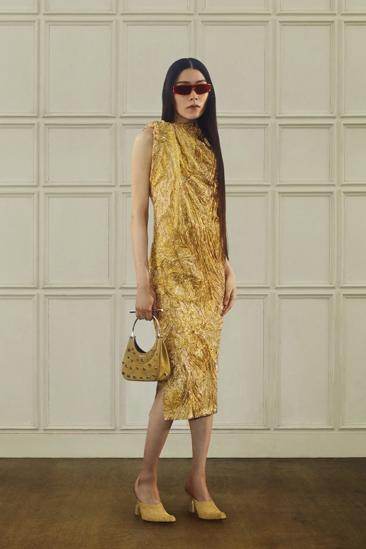 00031-alexander-mcqueen-resort-2025-credit-brand