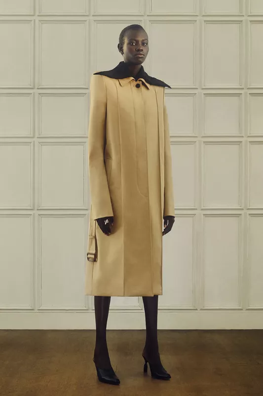 00007-alexander-mcqueen-resort-2025-credit-brand