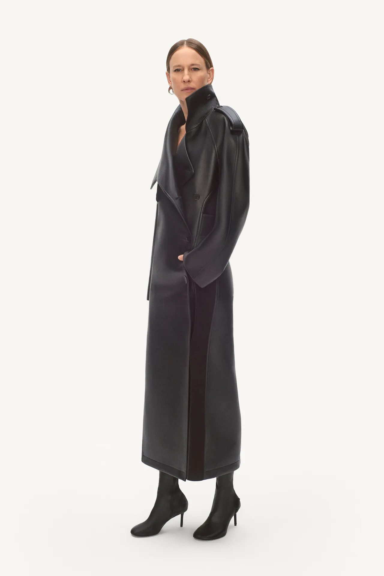00003-courreges-resort-2025-credit-brand_3_11zon