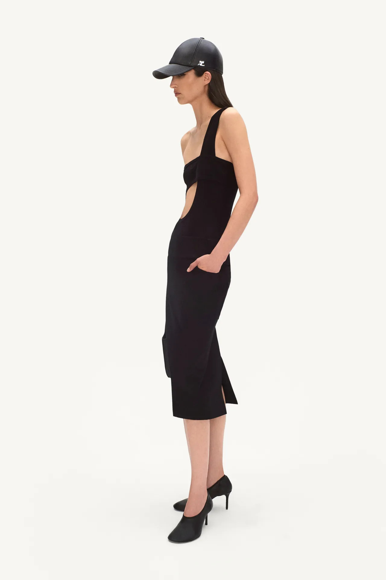 00022-courreges-resort-2025-credit-brand_22_11zon
