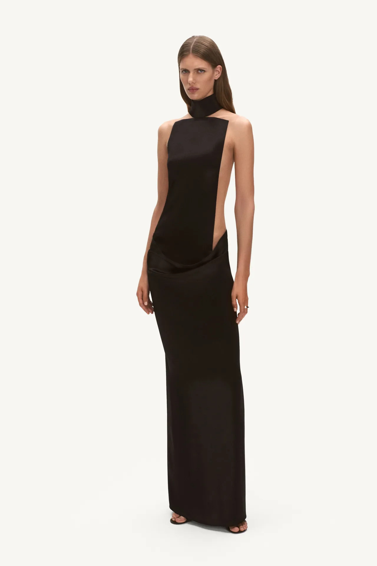 00039-courreges-resort-2025-credit-brand_39_11zon
