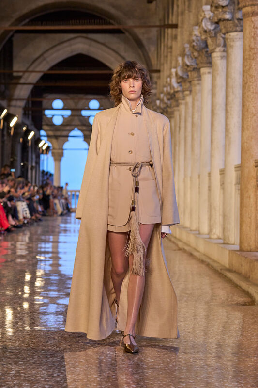 Max Mara Resort S25 002
