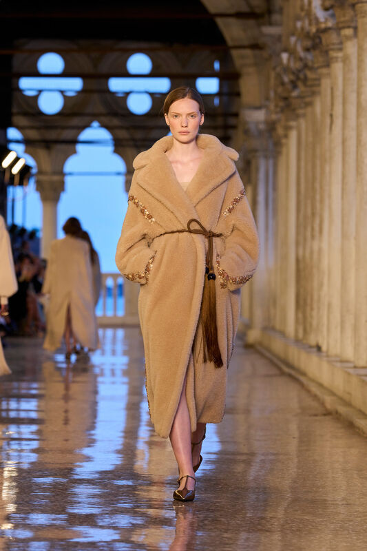 Max Mara Resort S25 005