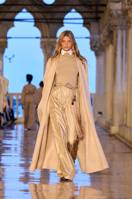 Max Mara Resort S25 007