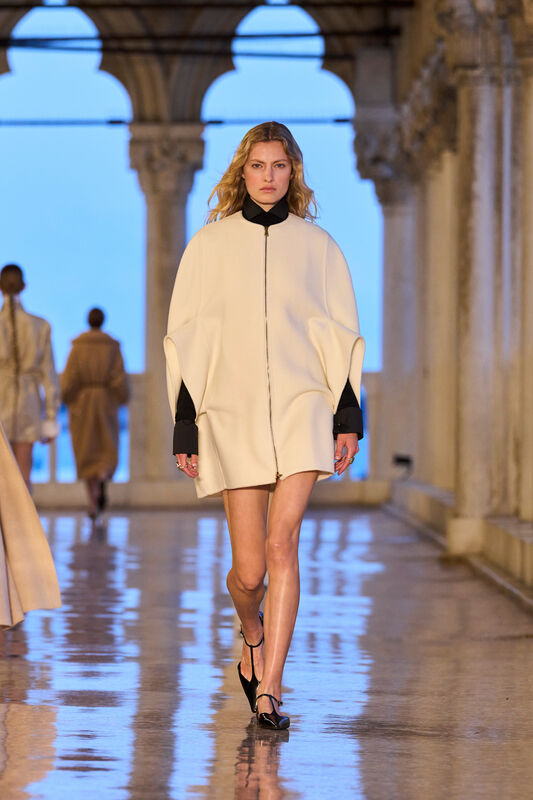 Max Mara Resort S25 009