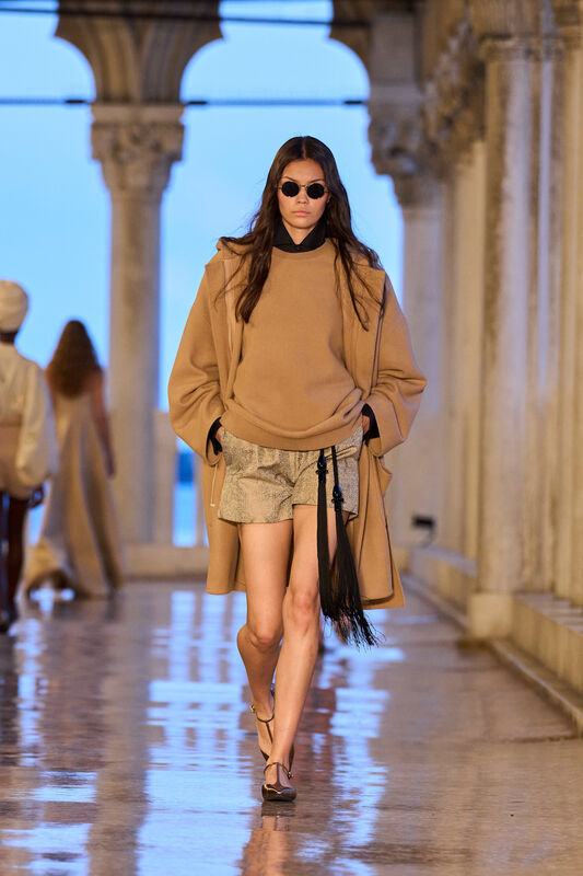Max Mara Resort S25 019