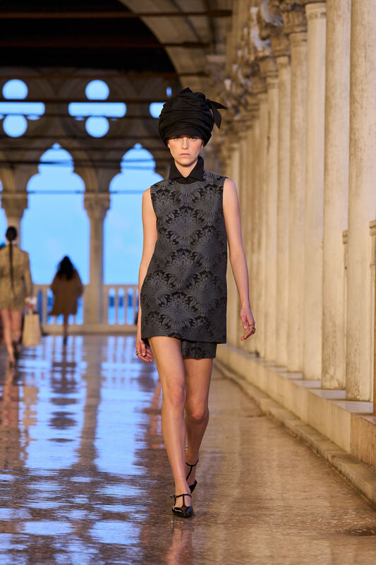 Max Mara Resort S25 023