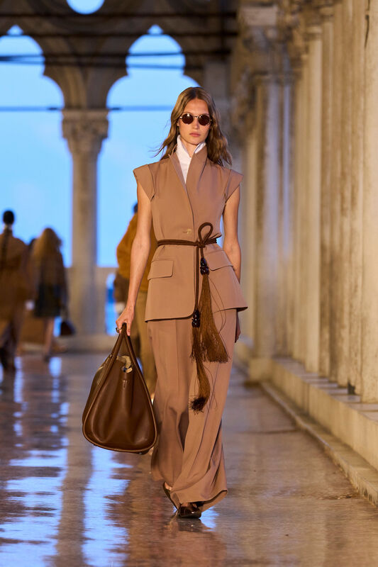 Max Mara Resort S25 025