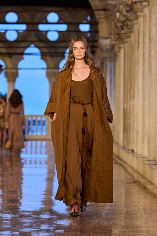 Max Mara Resort S25 033
