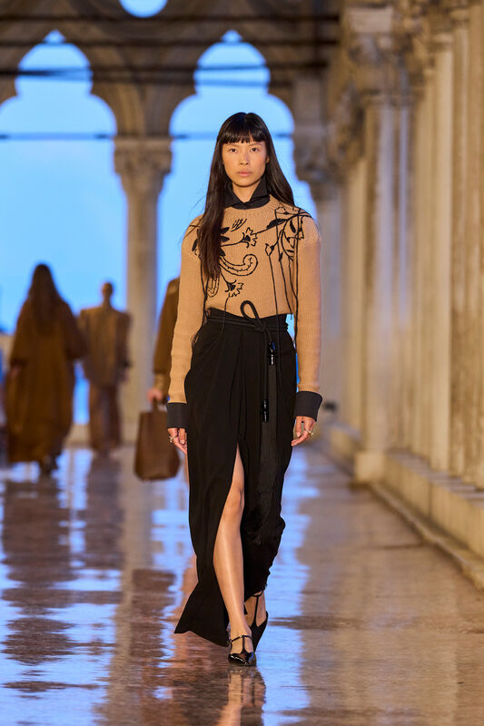 Max Mara Resort S25 036