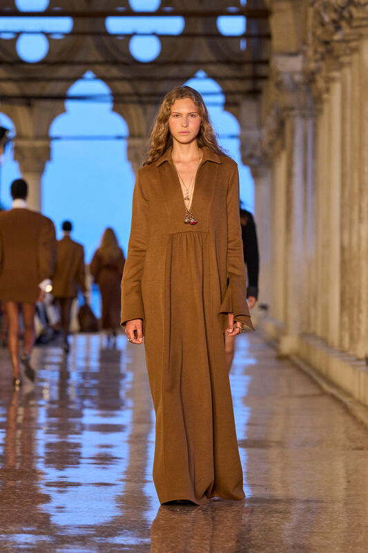 Max Mara Resort S25 042