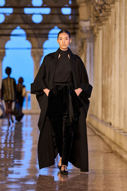 Max Mara Resort S25 049