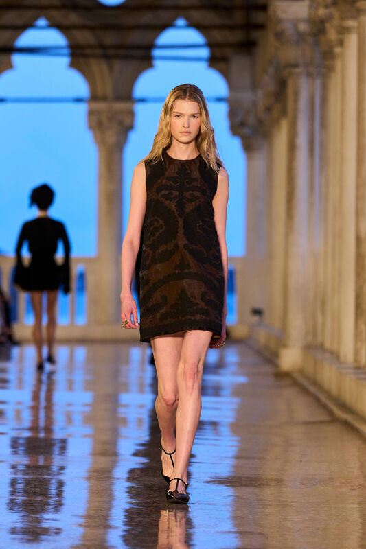 Max Mara Resort S25 053