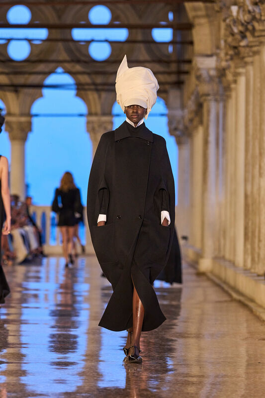 Max Mara Resort S25 054