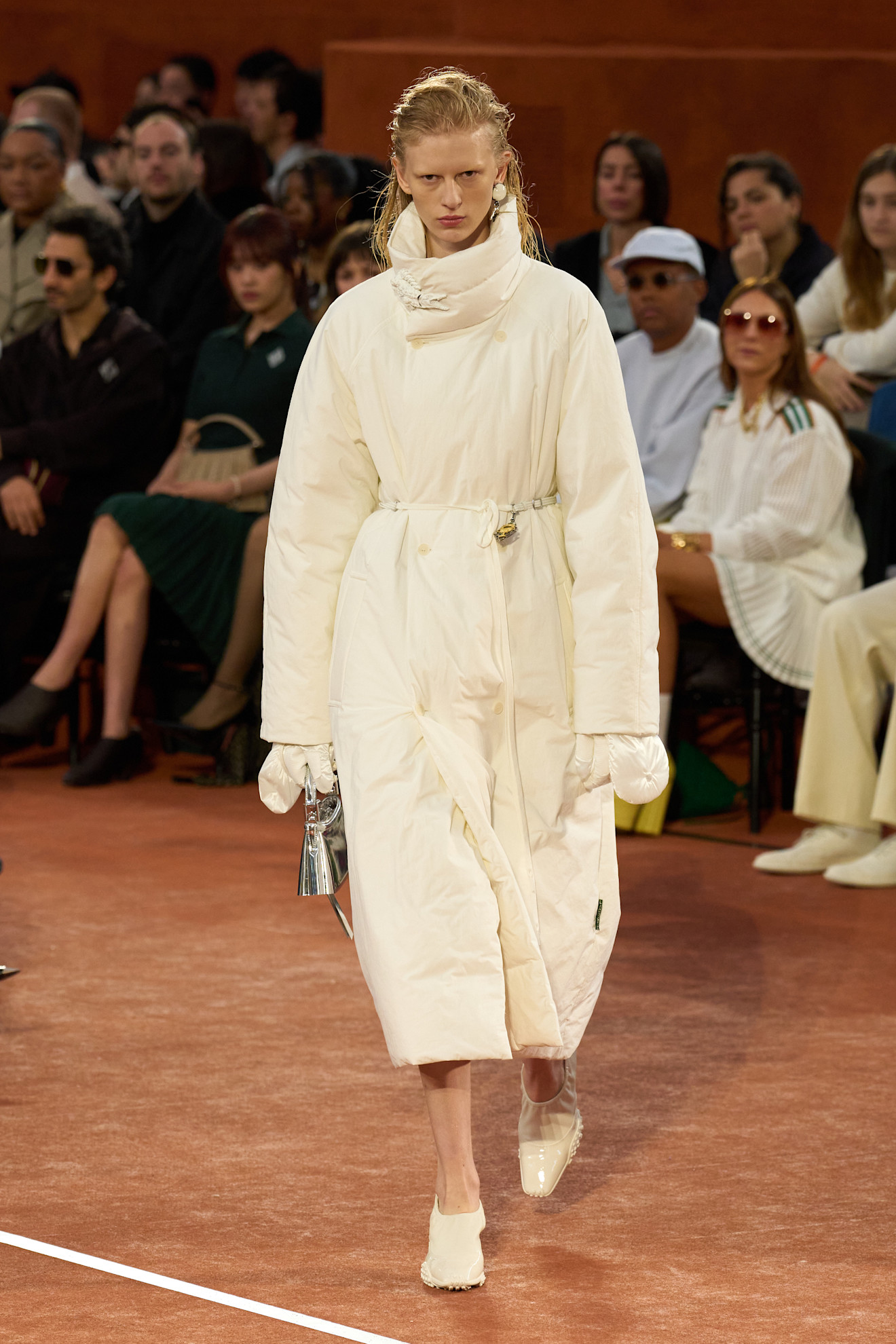 Lacoste F25 001