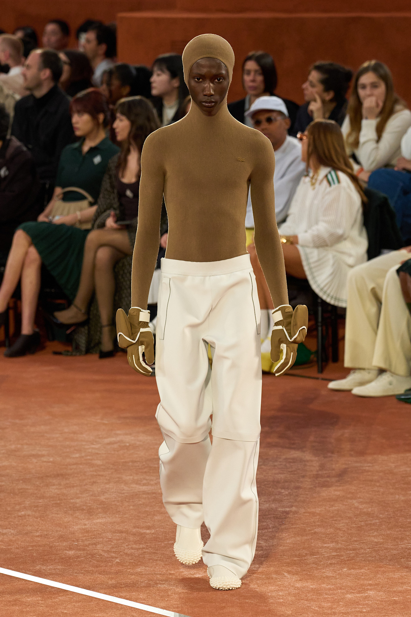 Lacoste F25 006