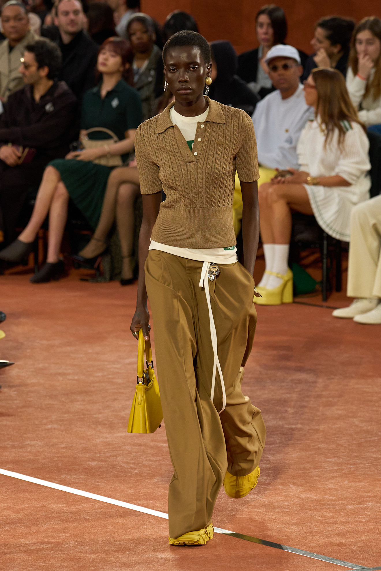 Lacoste F25 019
