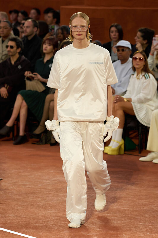 Lacoste F25 003