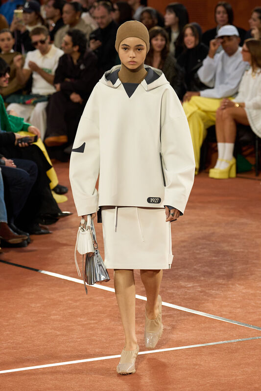Lacoste F25 005