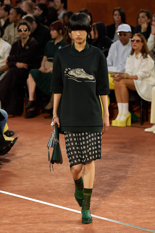 Lacoste F25 049