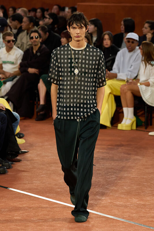 Lacoste F25 050