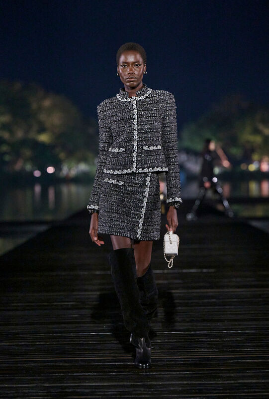 Chanel PreFall PO F25 010