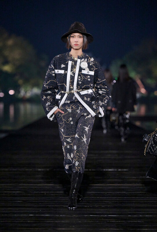 Chanel PreFall PO F25 017