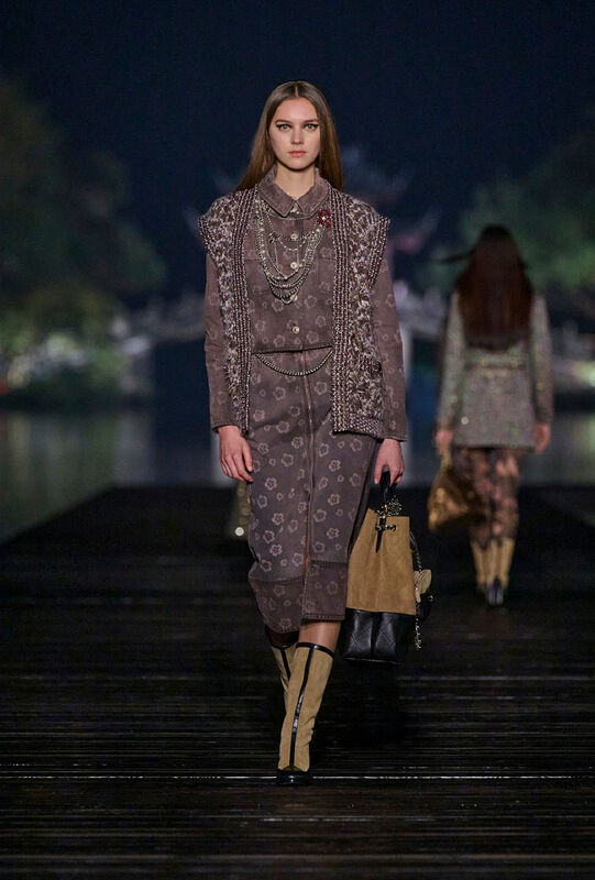 Chanel PreFall PO F25 027