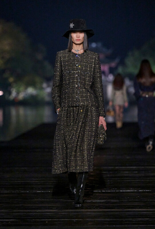 Chanel PreFall PO F25 028