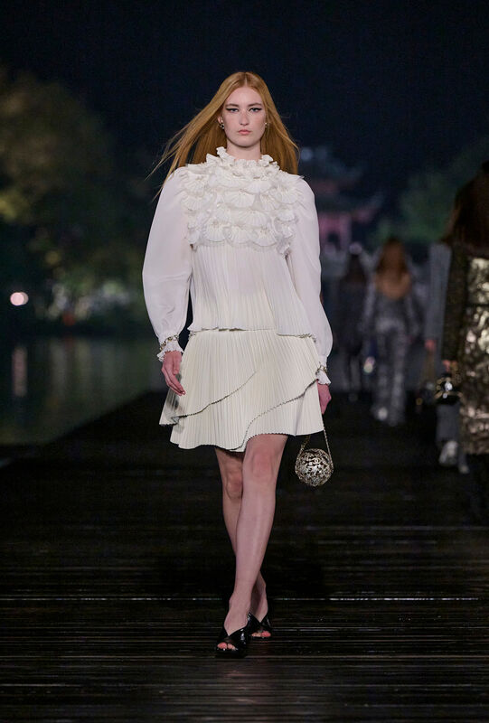Chanel PreFall PO F25 054