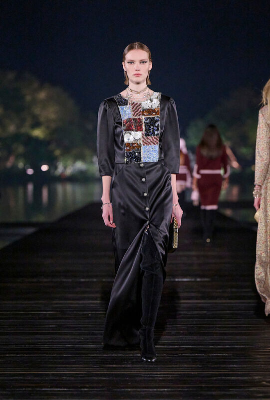 Chanel PreFall PO F25 057