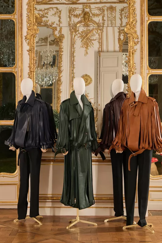 00007-loewe-fall-2025-ready-to-wear-credit-brand