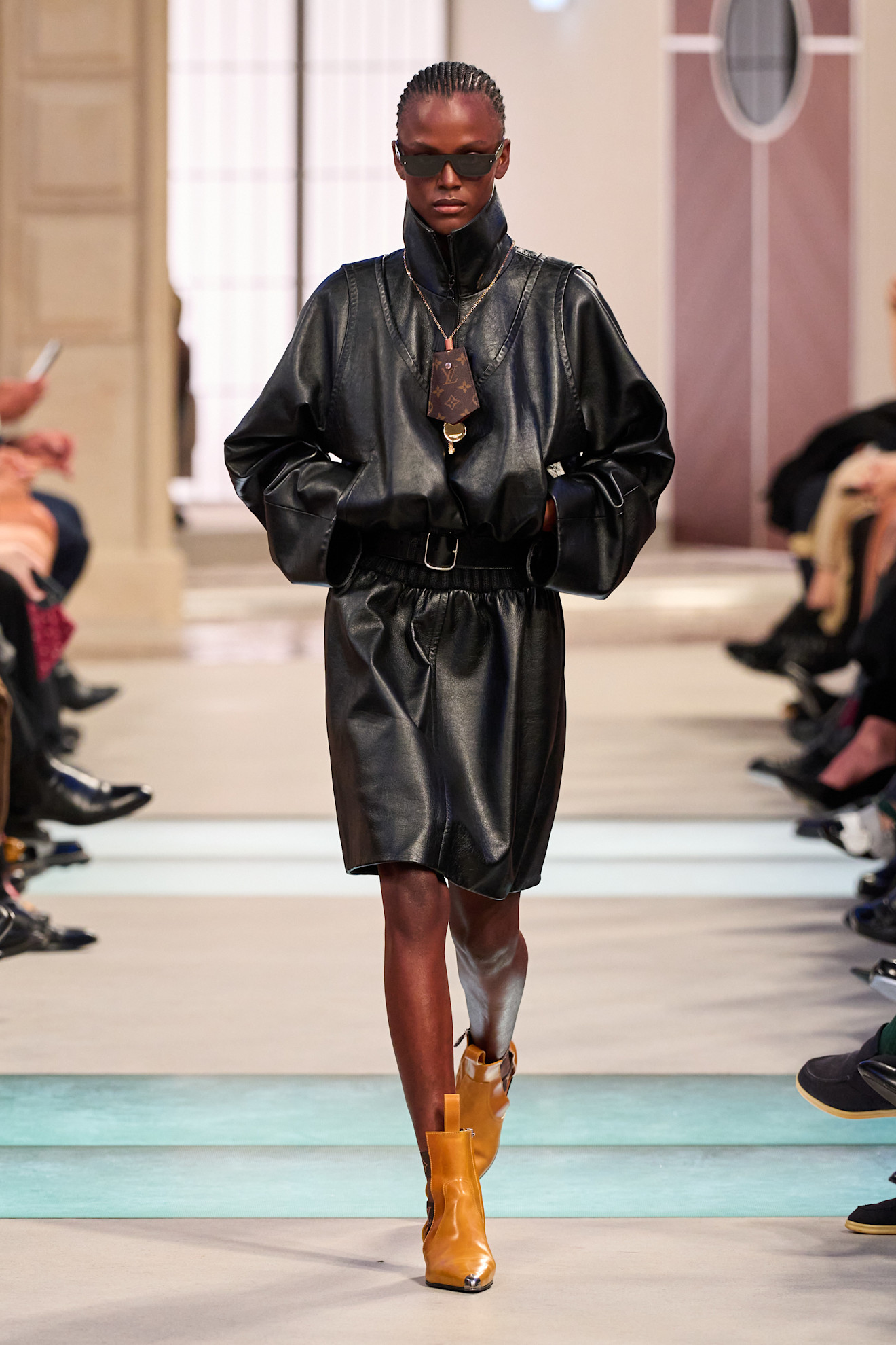Vuitton F25 034