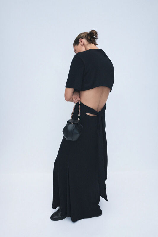 00037-gabriela-hearst-resort-2026-credit-zoe-ghertner_17_11zon