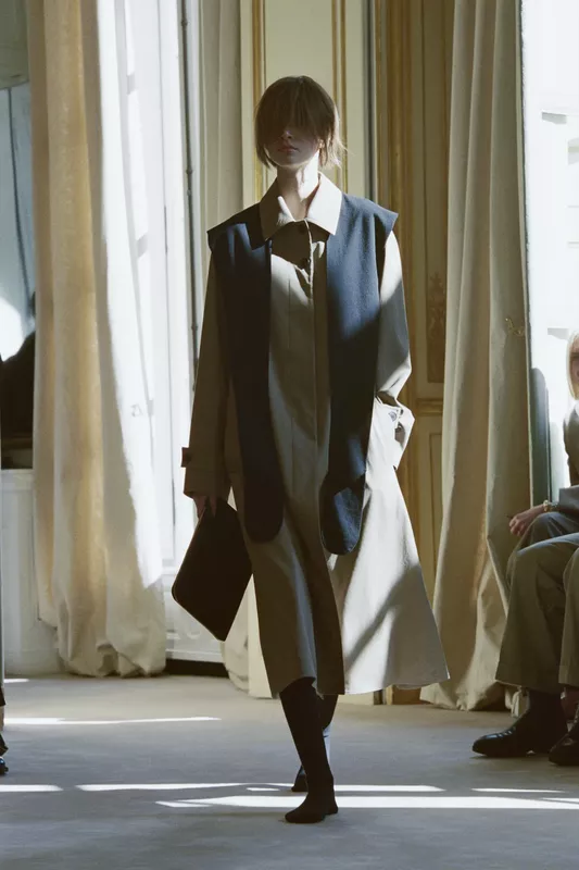 00003-the-row-resort-2026-credit-brand