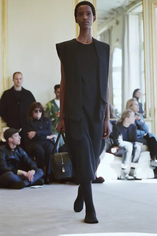 00016-the-row-resort-2026-credit-brand