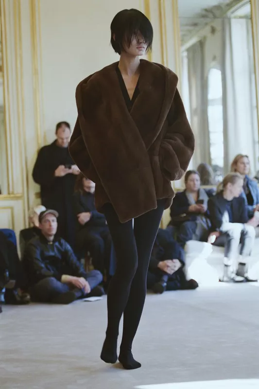 00027-the-row-resort-2026-credit-brand