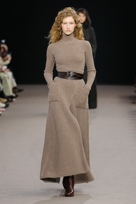 Max Mara F25 010