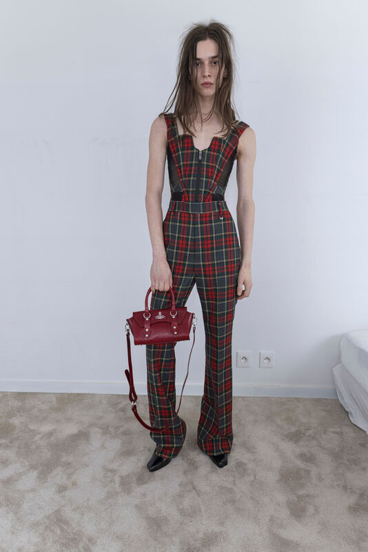 Vivienne Westwood PO F25 009